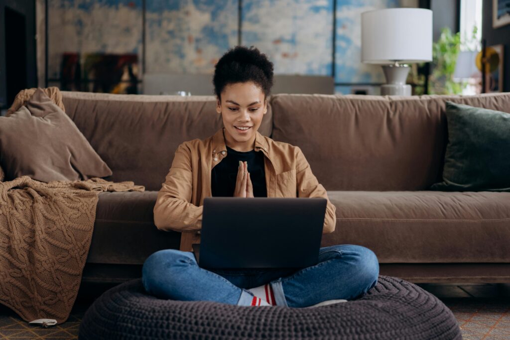 Virtual assistant for therapists assisting in managing a practice with digital tools, providing essential administrative support.